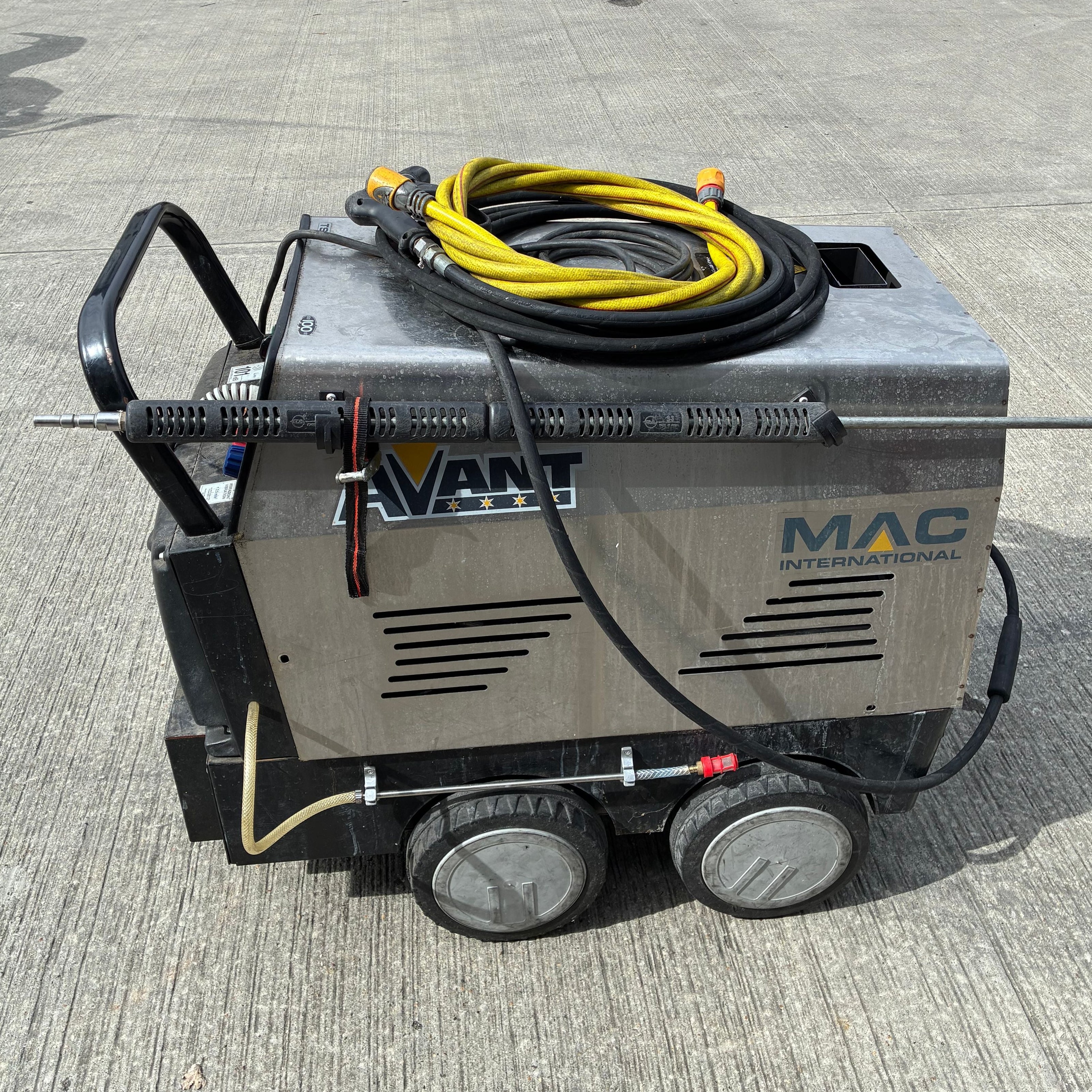 MAC International Avant Pressure Washer - Image 2