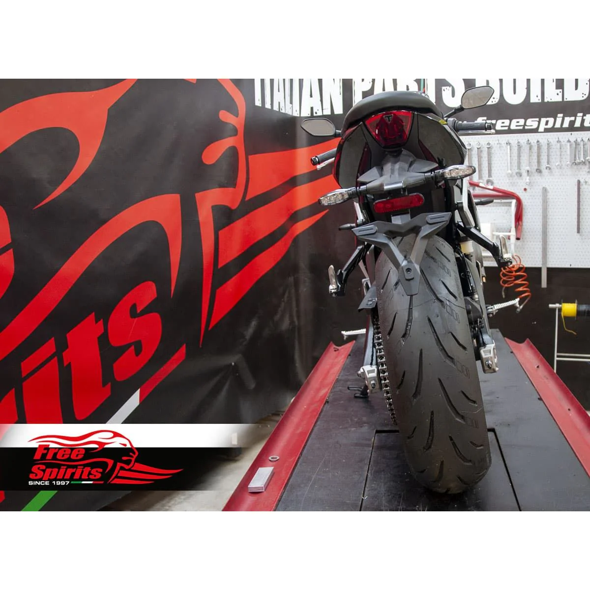 Triumph Rear Suspension Lowering Kit (-30 mm) for Daytona 660 - Image 5